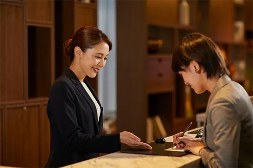 Check in Hotel