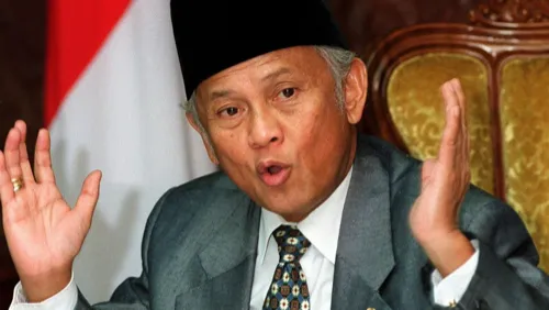 B.J. Habibie Presiden pada 1999