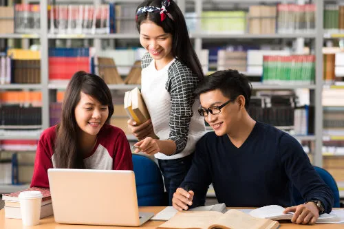 Tantangan dan Etika Menggunakan Aplikasi AI di Kampus